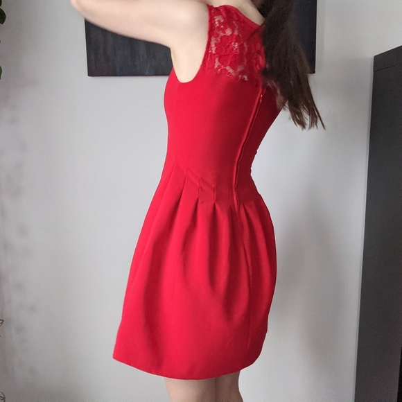 Lacy Fitted Red Dress H&M - Picture 2 of 4